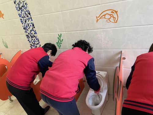 前哨科技园幼儿园保育员技能大比拼